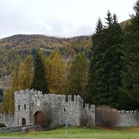 Ferienwohnung Un Nido Nella Torre Del Castello Ponte Di Legno Exterior foto