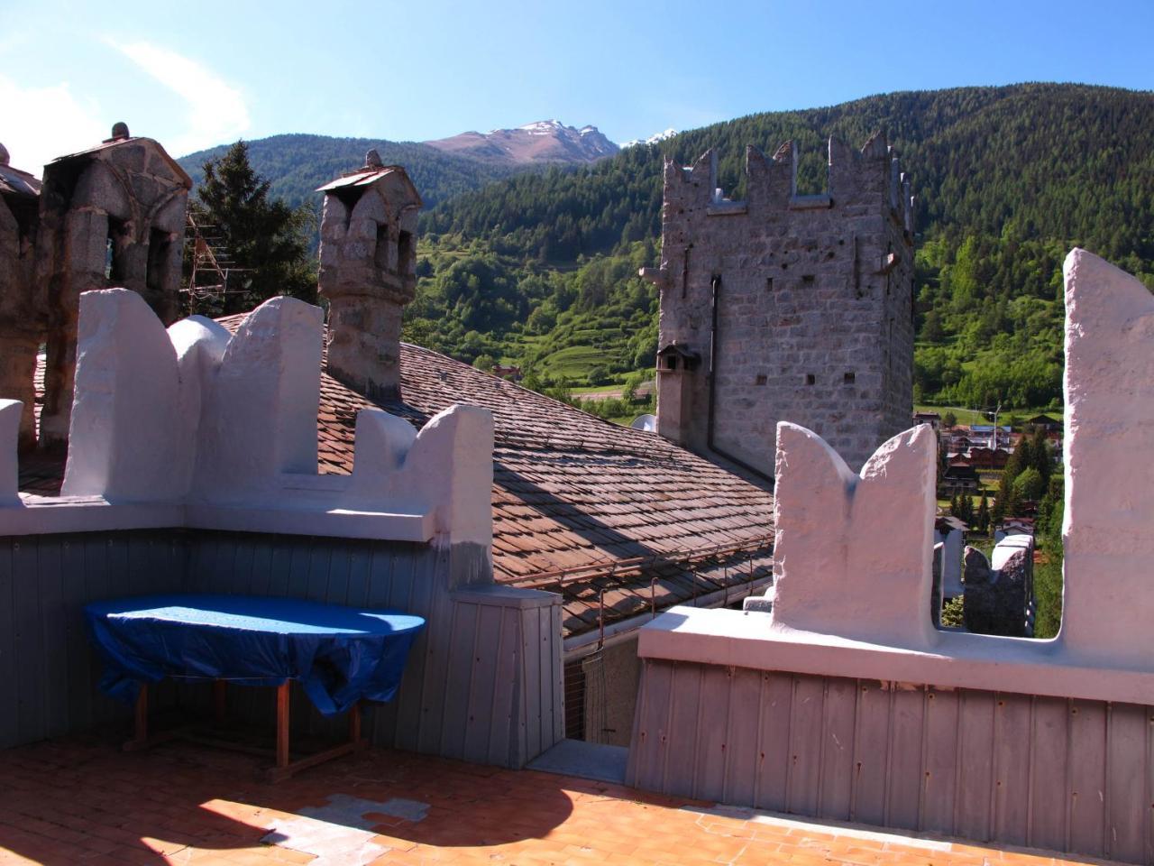 Ferienwohnung Un Nido Nella Torre Del Castello Ponte Di Legno Exterior foto