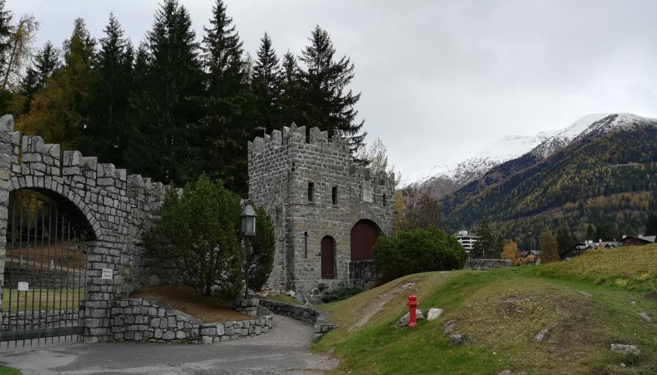 Ferienwohnung Un Nido Nella Torre Del Castello Ponte Di Legno Exterior foto