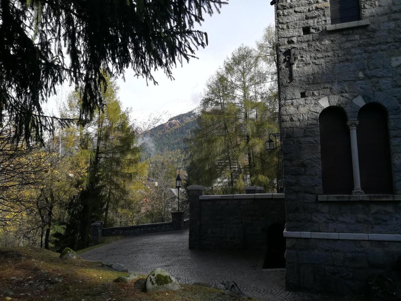 Ferienwohnung Un Nido Nella Torre Del Castello Ponte Di Legno Exterior foto